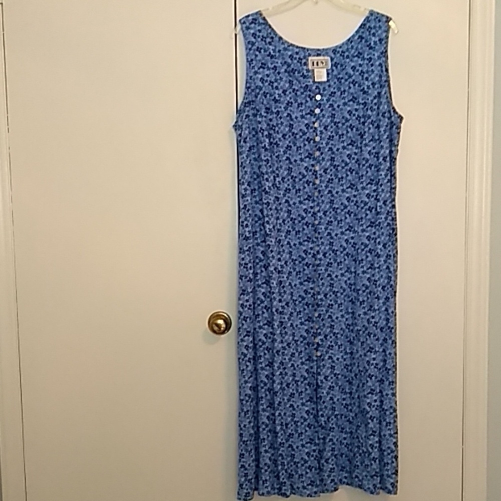 Very cute sleeveless dress